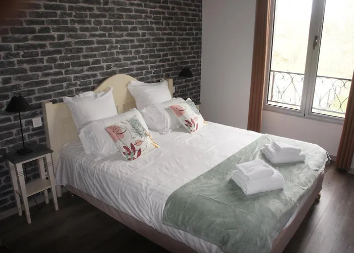 ホテル Logis De Cartassac Cressensac-Sarrazac