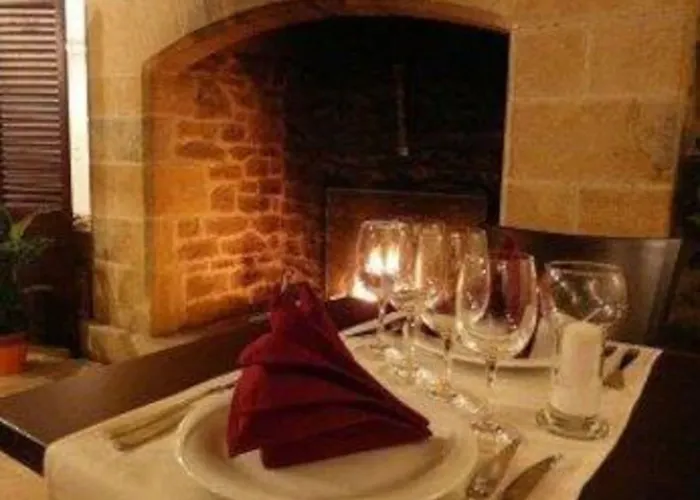 ホテル Logis De Cartassac Cressensac-Sarrazac