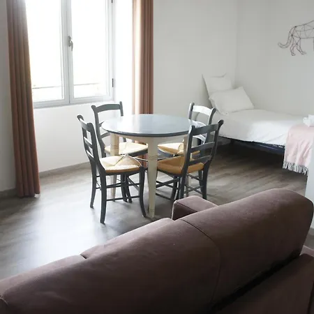 Logis De Cartassac Hotel 3*