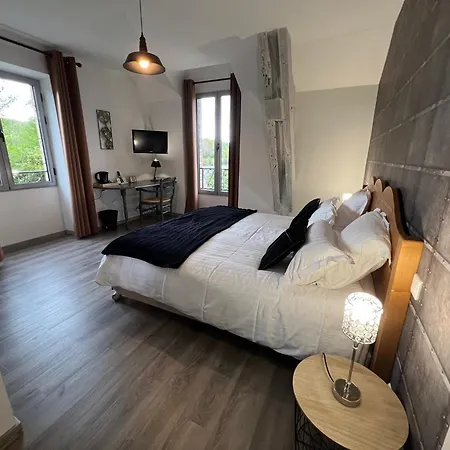 Logis De Cartassac Hotel 3*