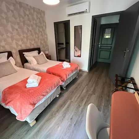 Отель Logis De Cartassac 3*